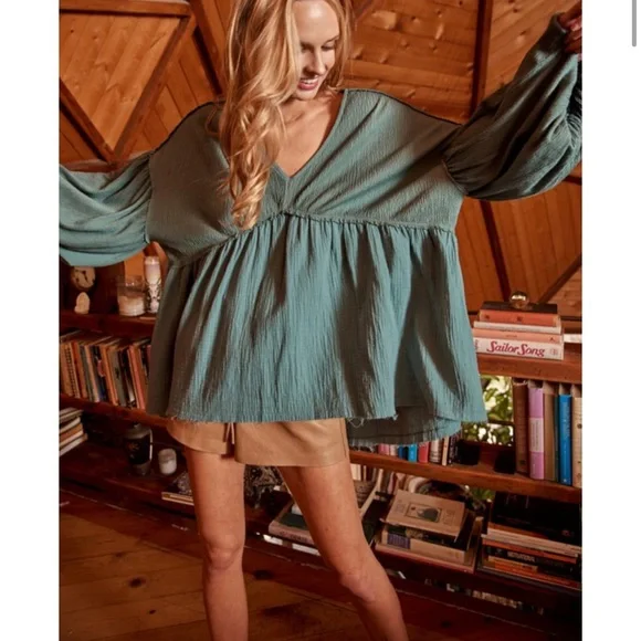 NEW Oversized Baby Doll Ballon Sleeves V-Neckline Top - Picture 4 of 14